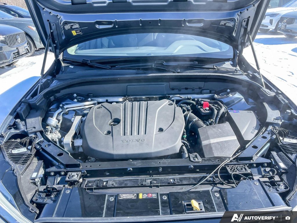 2025 Volvo XC60 Plus Dark Theme-6