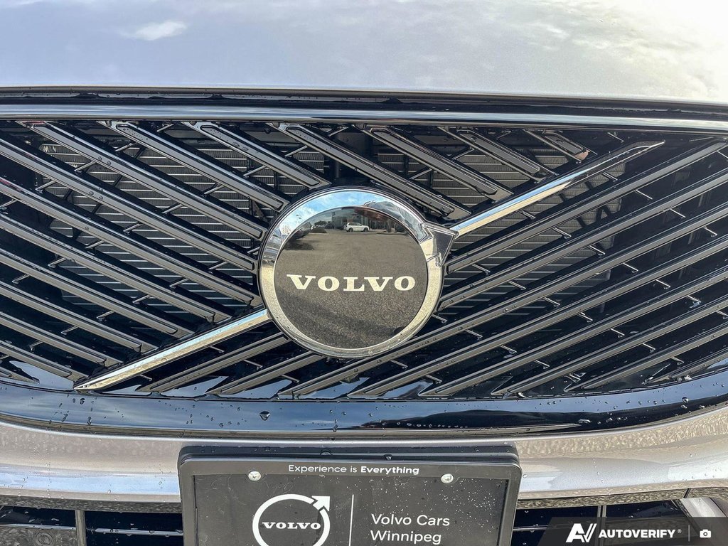 2026 Volvo XC60 Core Dark Theme-6