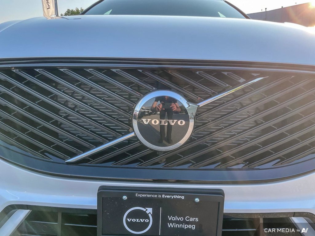 2026 Volvo XC60 Core Dark Theme-6