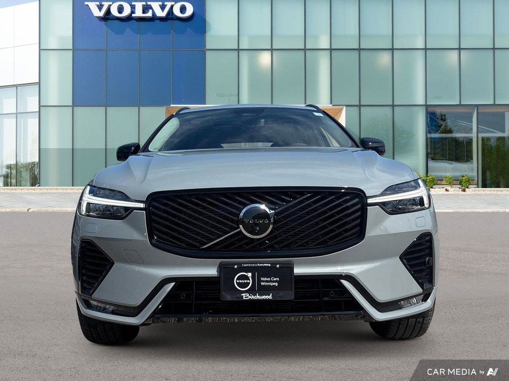 2026 Volvo XC60 Ultra Dark Theme-5