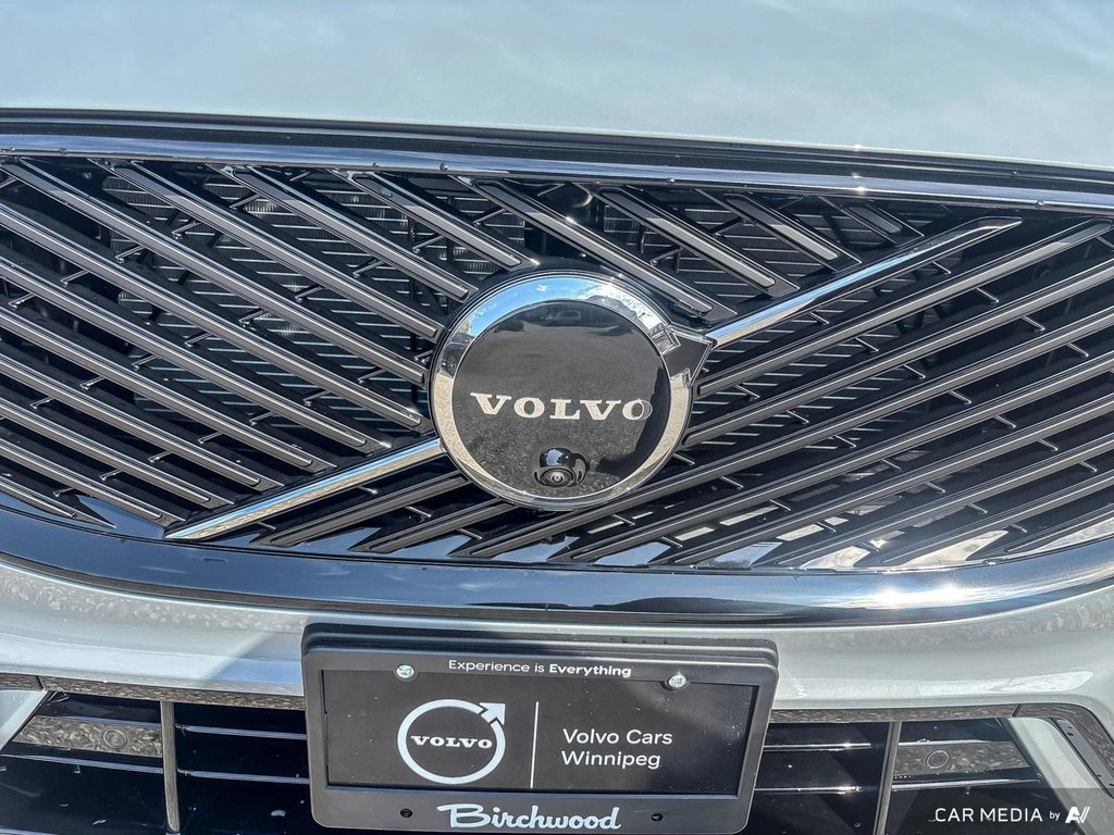 2026 Volvo XC60 Ultra Dark Theme-6