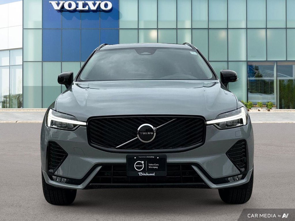 2026 Volvo XC60 Core Dark Theme-5