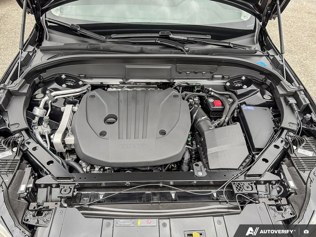 2026 Volvo XC60 Plus Dark Theme-7