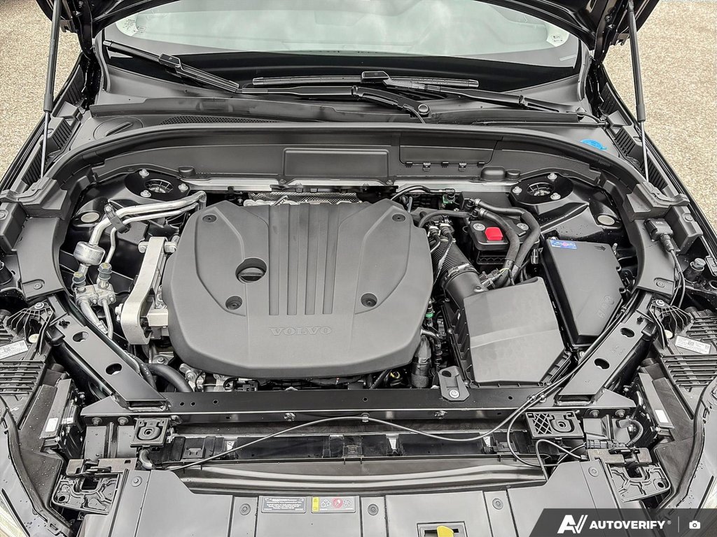 2026 Volvo XC60 Plus Dark Theme-7