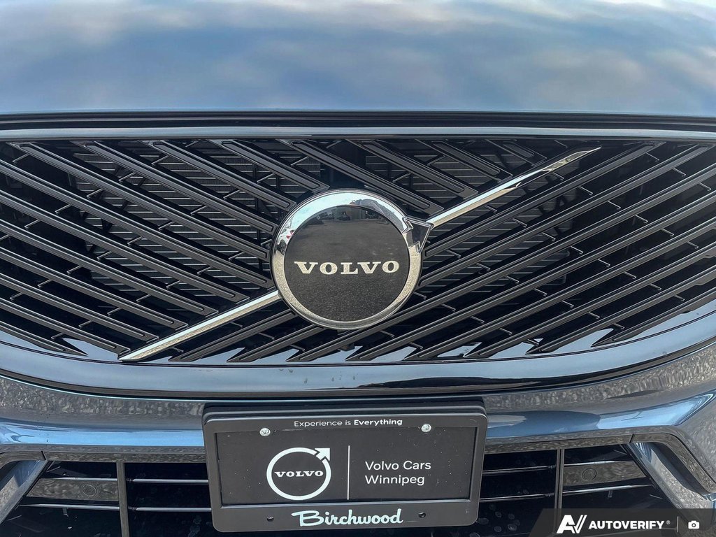 2026 Volvo XC60 Core Dark Theme-6