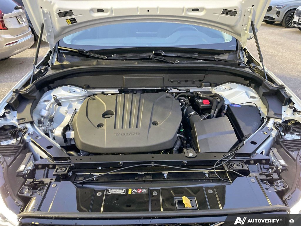 2026 Volvo XC60 Plus Dark Theme-7