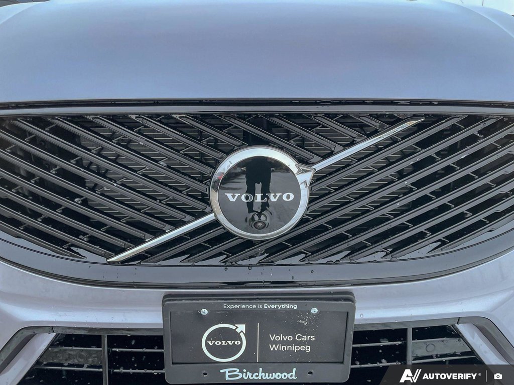 2026 Volvo XC60 Plus Dark Theme-6