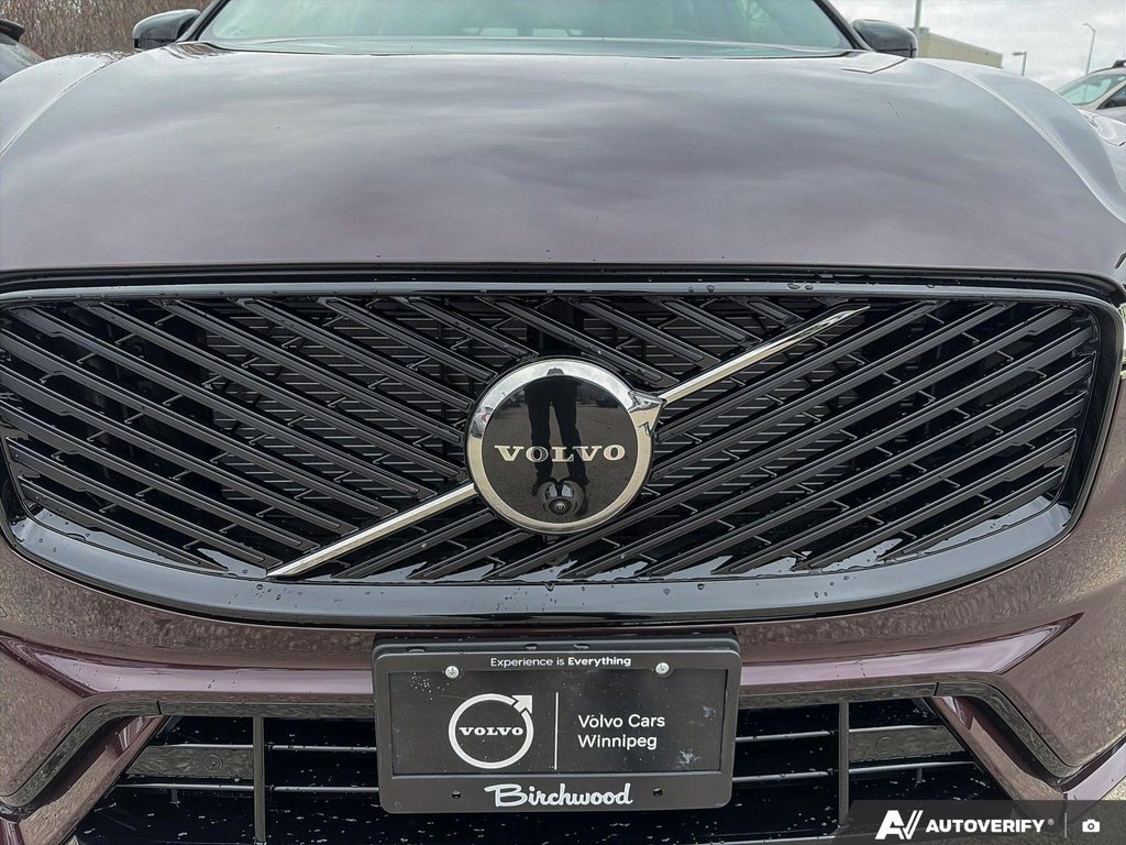 2026 Volvo XC60 Plus Dark Theme-6