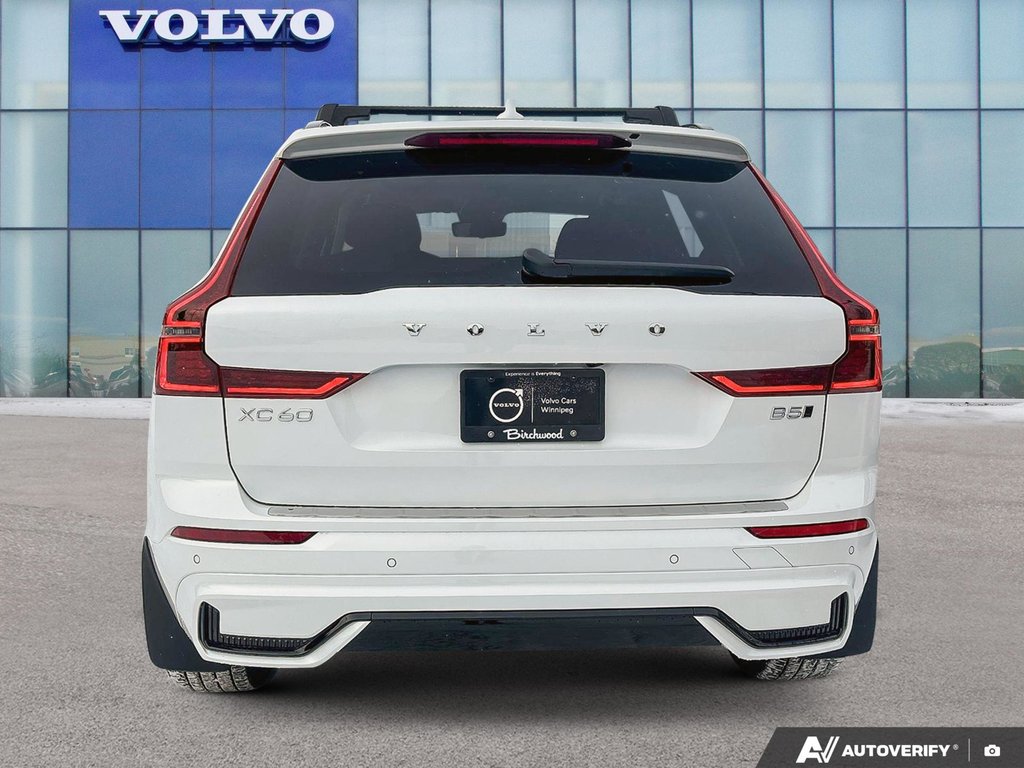 2026 Volvo XC60 Ultra Dark Theme-4