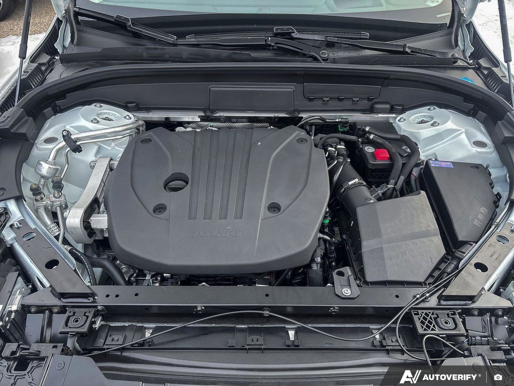 2026 Volvo XC60 Ultra Dark Theme-6