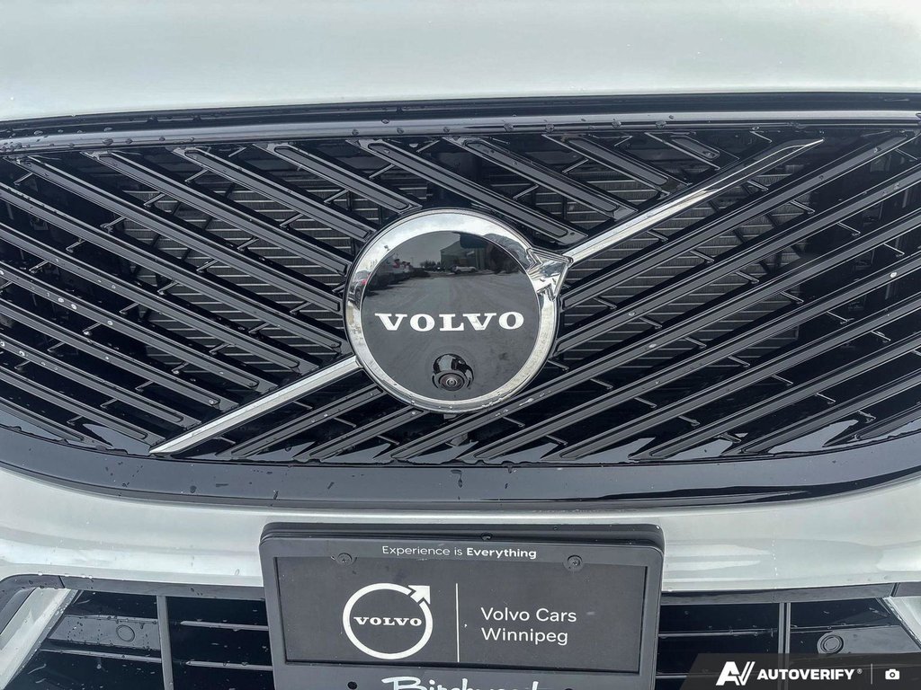 2026 Volvo XC60 Ultra Dark Theme-5