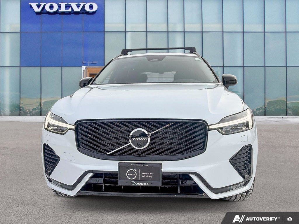 2026 Volvo XC60 Ultra Dark Theme-5