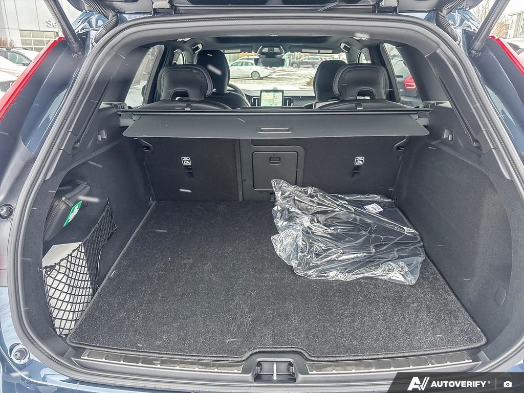 2026 Volvo XC60 Ultra Black Edition-7