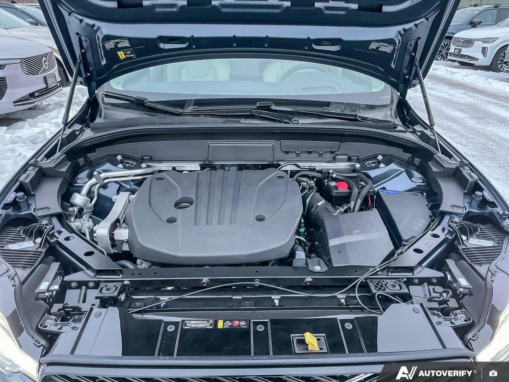 2026 Volvo XC60 Ultra Dark Theme-7