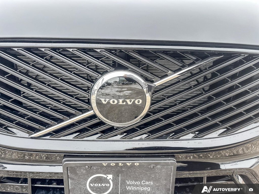 2026 Volvo XC60 Core Dark Theme-5
