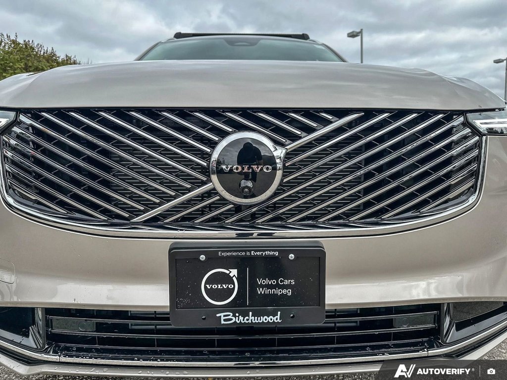 2026 Volvo XC90 Plug-In Hybrid Plus Bright Theme-6