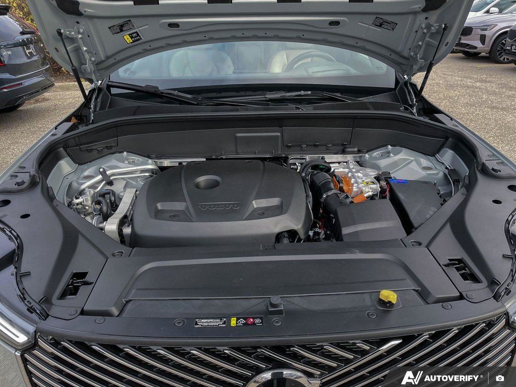 2026 Volvo XC90 Plug-In Hybrid Ultra Bright Theme-7