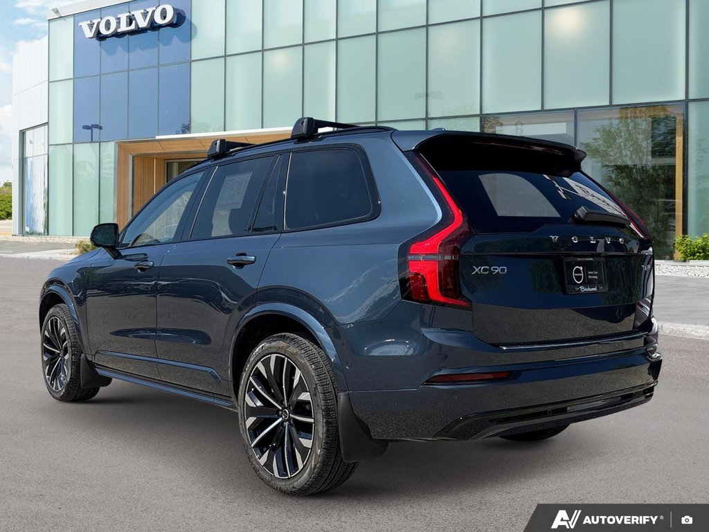 2026 Volvo XC90 Plug-In Hybrid Ultra Dark Theme-2