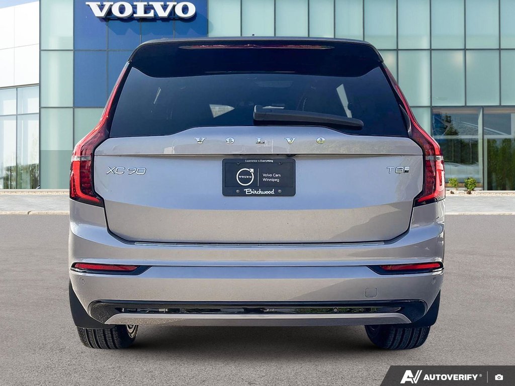 2026 Volvo XC90 Plug-In Hybrid Plus Dark Theme-4