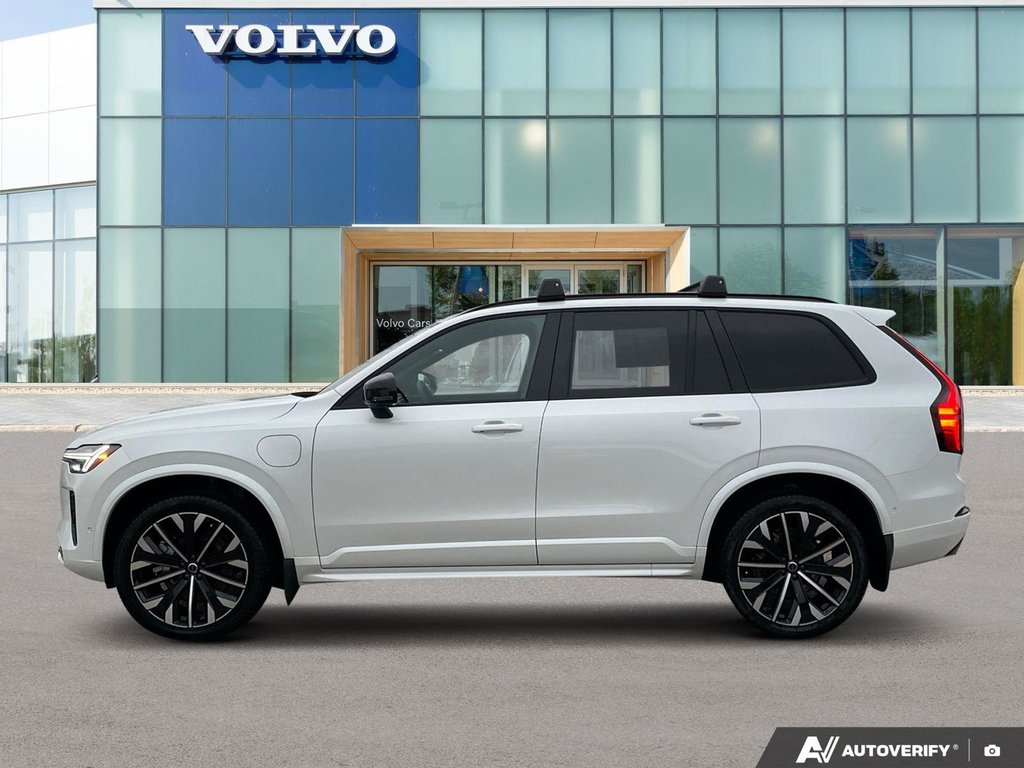 2026 Volvo XC90 Plug-In Hybrid Plus Dark Theme-2