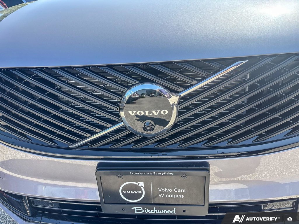 2026 Volvo XC90 Plug-In Hybrid Ultra Dark Theme-6