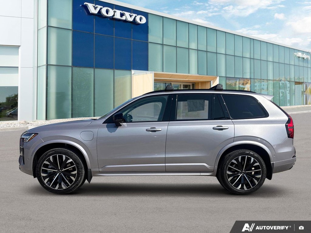 2026 Volvo XC90 Plug-In Hybrid Ultra Dark Theme-2