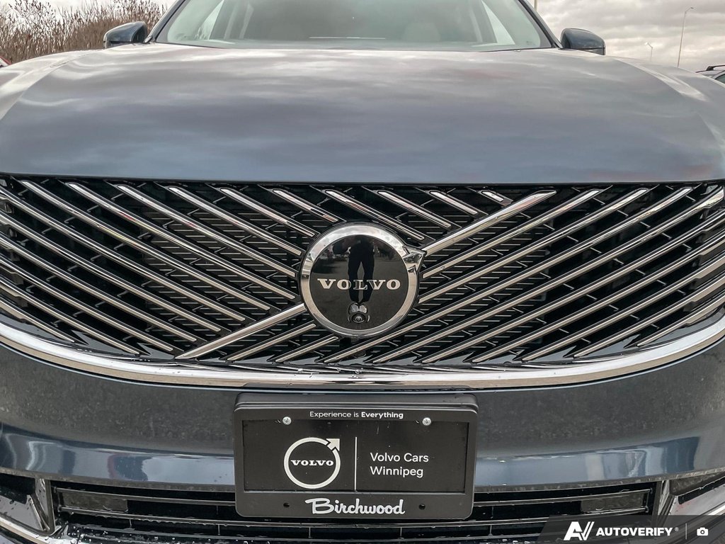 2026 Volvo XC90 Plug-In Hybrid Ultra Bright Theme-6