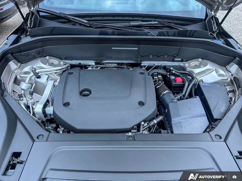 2026 Volvo XC90 Plus Dark Theme-7