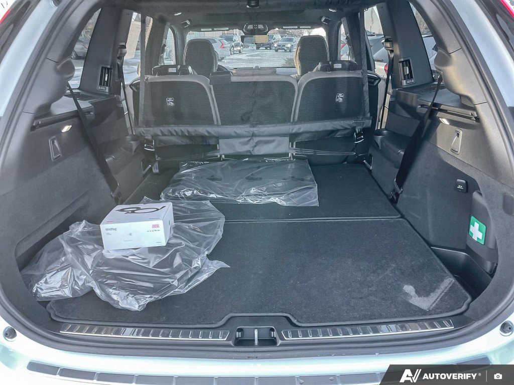 2026 Volvo XC90 Ultra Dark Theme-7