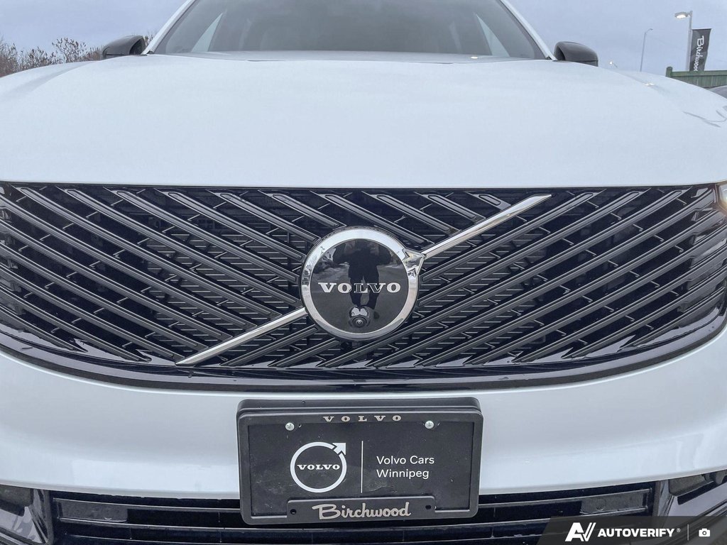 2026 Volvo XC90 Plus Dark Theme-5