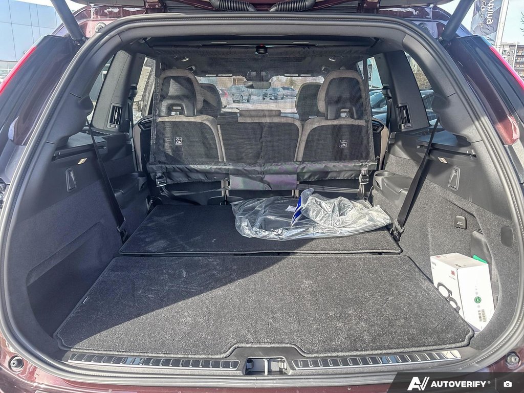 2026 Volvo XC90 Plus Dark Theme-7