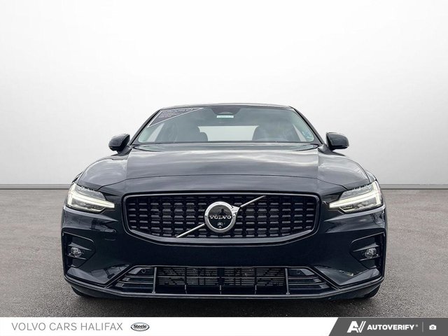 2024 Volvo S60 Plus Dark Theme-1