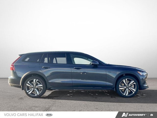 2025 Volvo V60 Cross Country Plus-2