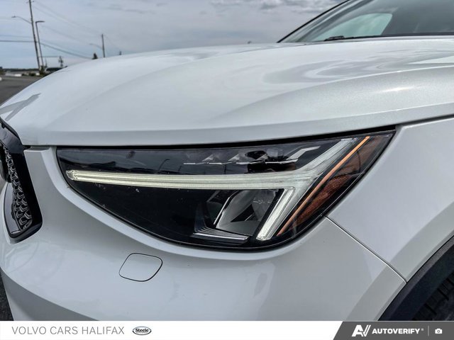 2023 Volvo XC40 Ultimate Dark Theme-7