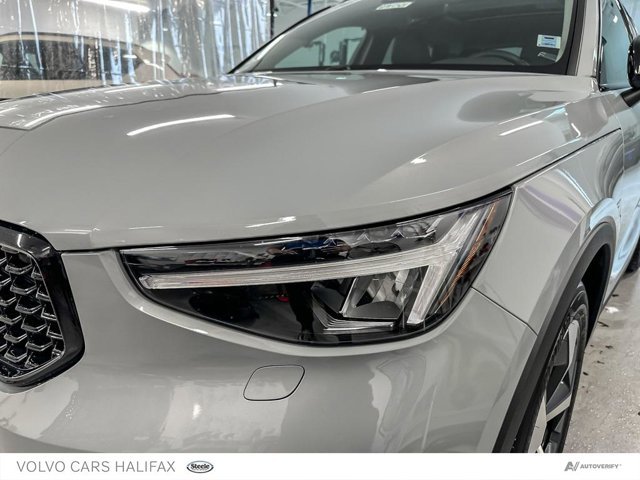 2025 Volvo XC40 Plus Dark Theme-7