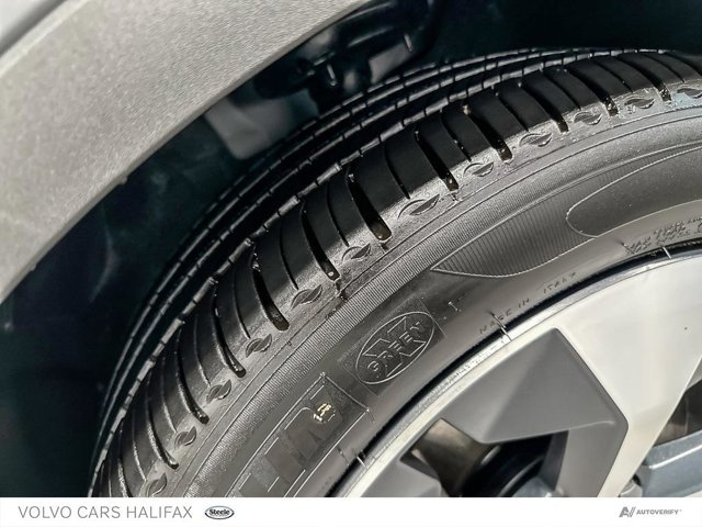 2025 Volvo XC40 Plus Dark Theme-6