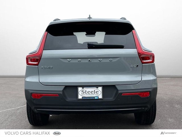 2025 Volvo XC40 Plus Dark Theme-4