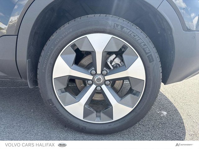 2025 Volvo XC40 Plus Dark Theme-5