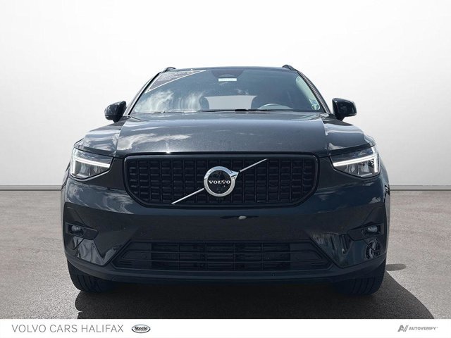 2025 Volvo XC40 Plus Dark Theme-1