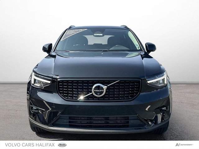 2025 Volvo XC40 Plus Dark Theme-1