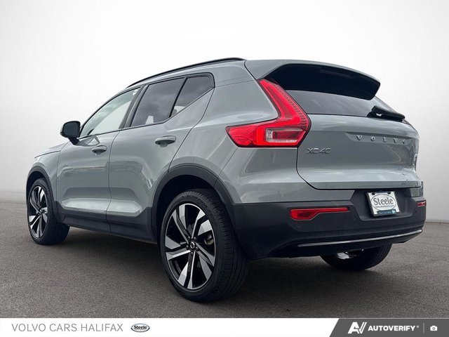 2025 Volvo XC40 Plus Dark Theme-3