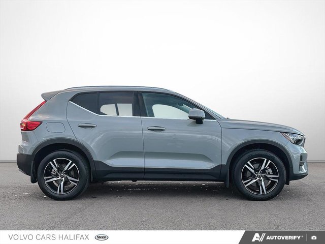 Volvo XC40 Core Bright Theme 2025-2