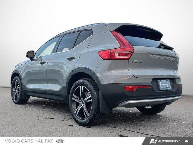 Volvo XC40 Core Bright Theme 2025-3