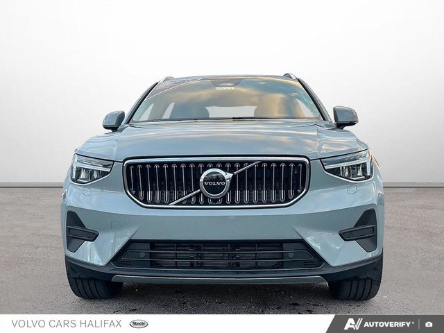 Volvo XC40 Core Bright Theme 2025-1