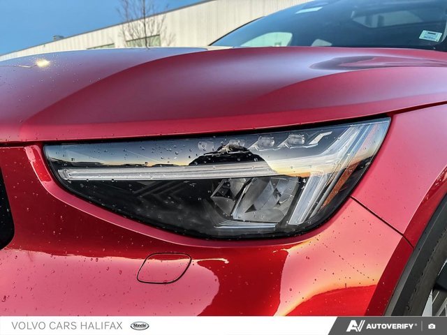 Volvo XC40 Plus Dark Theme 2025-7