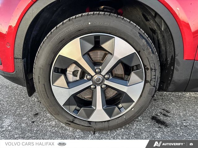 Volvo XC40 Plus Dark Theme 2025-5