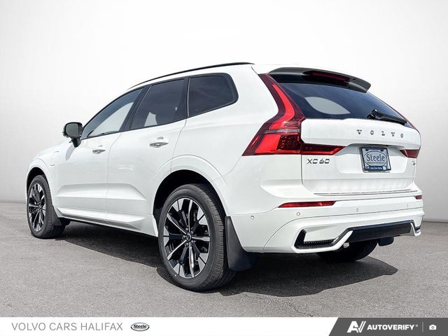 2026 Volvo XC60 Plug-In Hybrid Plus Dark Theme-3