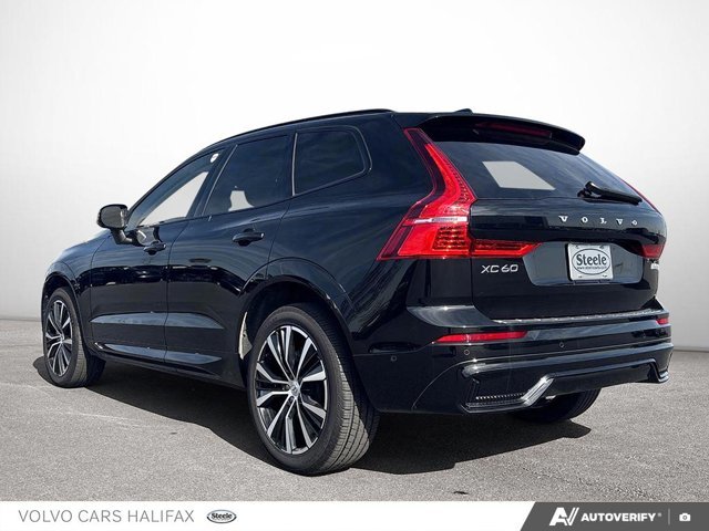 2024 Volvo XC60 Plus Dark Theme-3