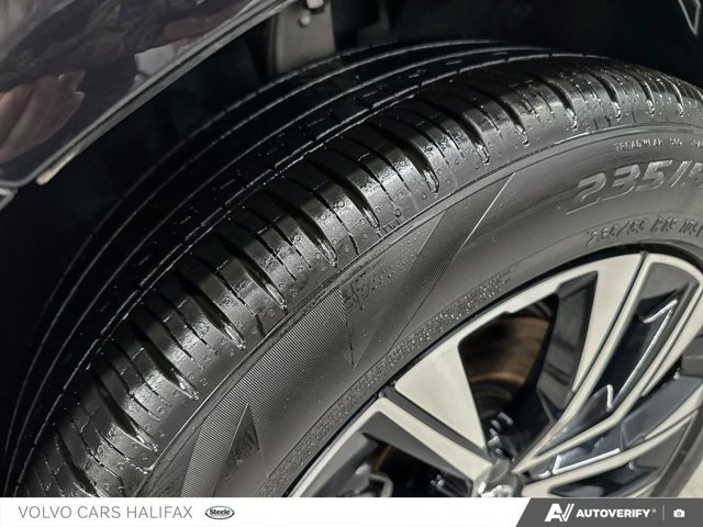 Volvo XC60 Plus Dark Theme 2025-6