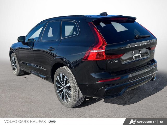 2025 Volvo XC60 Plus Dark Theme-3
